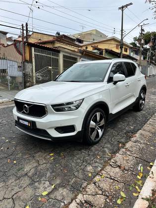 VOLVO XC40 2.0 T4 GASOLINA MOMENTUM GEARTRONIC